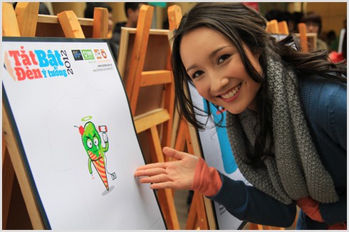 Mỹ Linh và con gái cùng 'tắt đèn, bật ý tưởng'