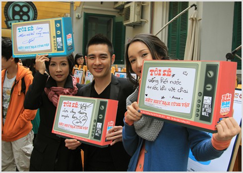 Mỹ Linh và con gái cùng 'tắt đèn, bật ý tưởng'