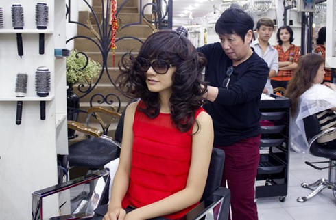 Trà My 'lột xác' trước khi lên đường tới London