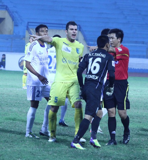 SHB Đà Nẵng kiến nghị dừng V - League để chấn chỉnh trọng tài