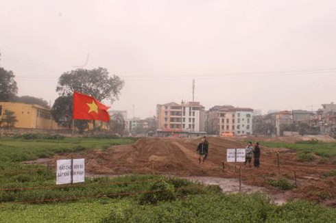 San phẳng 300 ngôi mộ: Chủ đầu tư muốn tiếp tục san lấp
