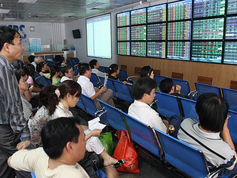SHB, HBB những cổ phiếu “lắm chiêu”