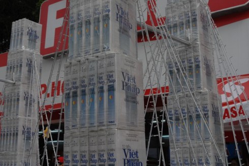 Độc đáo những “công trình” được “xây” bằng sách