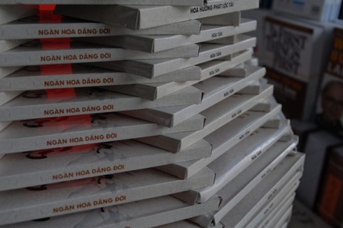 Độc đáo những “công trình” được “xây” bằng sách