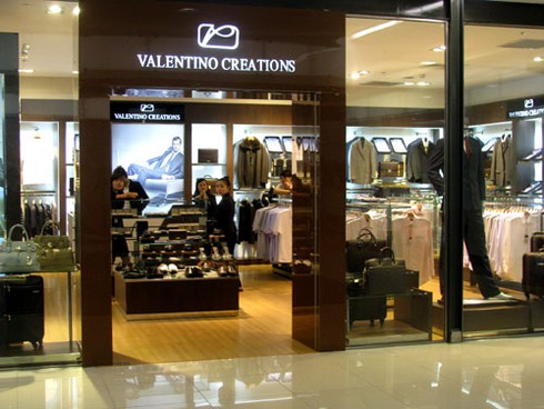 Trung tâm thương mại Hà Nội vắng như… chùa Bà Đanh