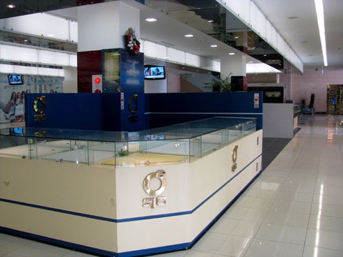 Trung tâm thương mại Hà Nội vắng như… chùa Bà Đanh