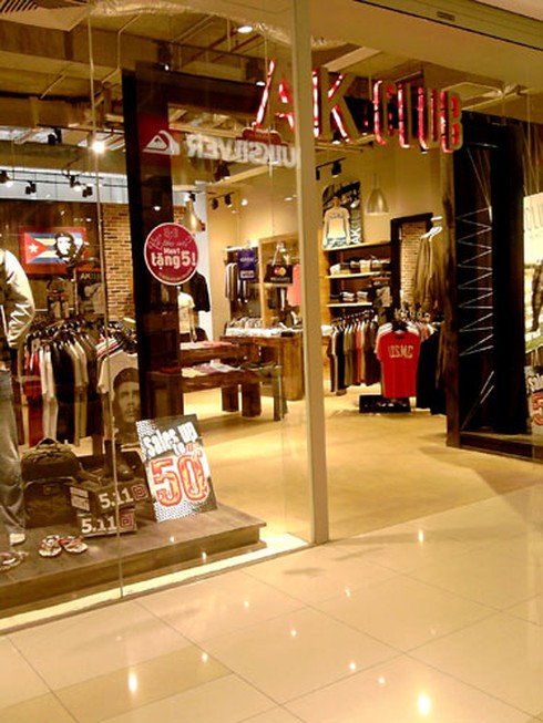 Trung tâm thương mại Hà Nội vắng như… chùa Bà Đanh