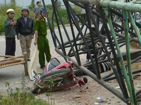 Đà Nẵng: Sập cần cẩu thi công cầu Trần Thị Lý đè chết công nhân