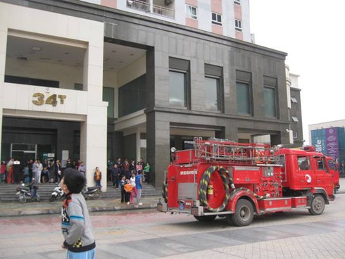 Hà Nội: Cháy tòa nhà 34 tầng, cư dân náo loạn