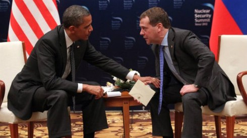 Chuyện thầm thì giữa ông Obama và Medvedev bị `nghe lỏm`