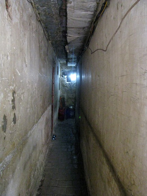 Nhà tiền tỷ, ngõ xe máy không chui lọt giữa Hà Nội