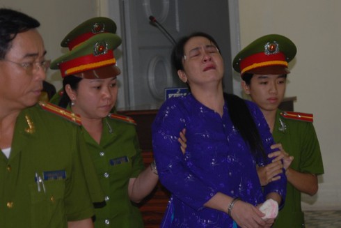 Toàn cảnh phiên xử bị cáo Trần Thúy Liễu qua ảnh