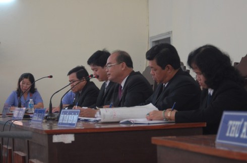 Toàn cảnh phiên xử bị cáo Trần Thúy Liễu qua ảnh