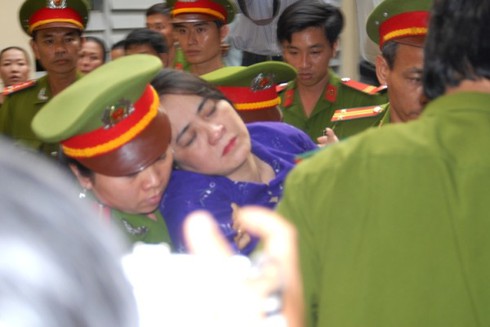 Toàn cảnh phiên xử bị cáo Trần Thúy Liễu qua ảnh