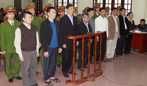 Phiên xử vụ Vinashin ngày thứ 4: Tiếp tục nóng tranh tụng