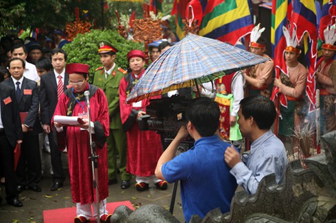 Đội mưa đi lễ đền Hùng