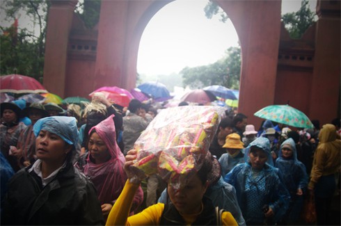 Đội mưa đi lễ đền Hùng