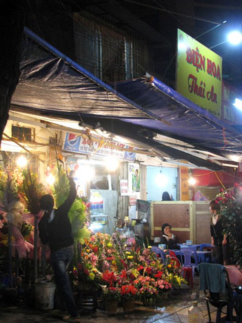 Hà Nội: Nhiều điểm thờ ơ ngốn điện trong Giờ trái đất