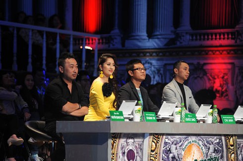 Bị chỉ trích, Dũng 'khùng' vẫn ngồi ghế nóng Bước nhảy hoàn vũ