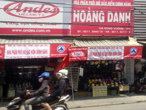 Đà Nẵng: Phạt 2 cơ sở mạo danh Ban ATGT bán mũ bảo hiểm