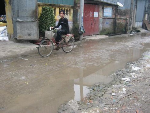 Rùng mình ống hút, hộp thực phẩm từ rác thải