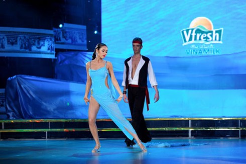 Hoàng My chia tay Bước nhảy hoàn vũ