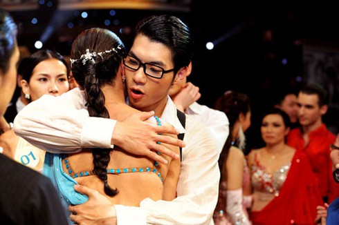 Hoàng My chia tay Bước nhảy hoàn vũ