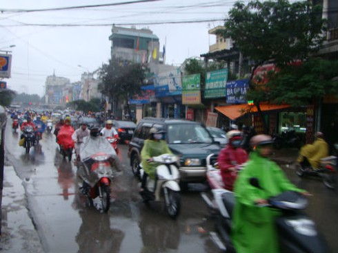 Thận trọng tăng vé xe buýt, quyết liệt thu phí giao thông