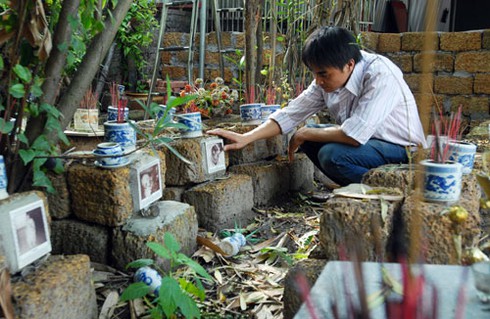 Rờn rợn thăm nghĩa trang chó mèo độc nhất Hà Nội