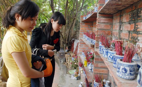 Rờn rợn thăm nghĩa trang chó mèo độc nhất Hà Nội