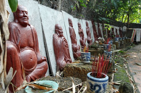 Rờn rợn thăm nghĩa trang chó mèo độc nhất Hà Nội