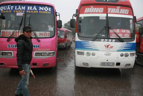 Phí ô tô: Giảm ùn tắc không thu tiền của dân mới là sáng kiến