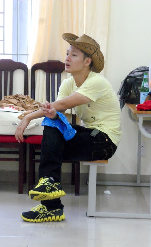 Đinh Tùng hủy sô, tập luyện cùng Hợp ca