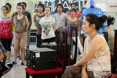 Đinh Tùng hủy sô, tập luyện cùng Hợp ca