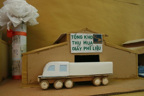 Chiêm ngưỡng những vật phẩm độc từ rác thải