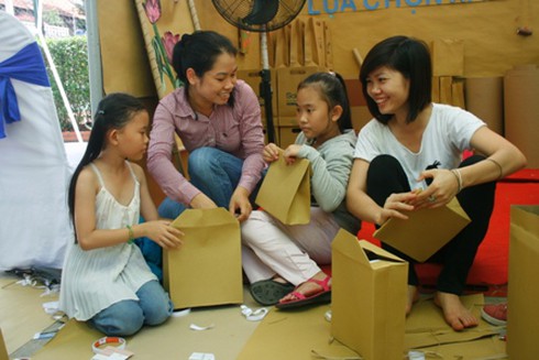 Chiêm ngưỡng những vật phẩm độc từ rác thải