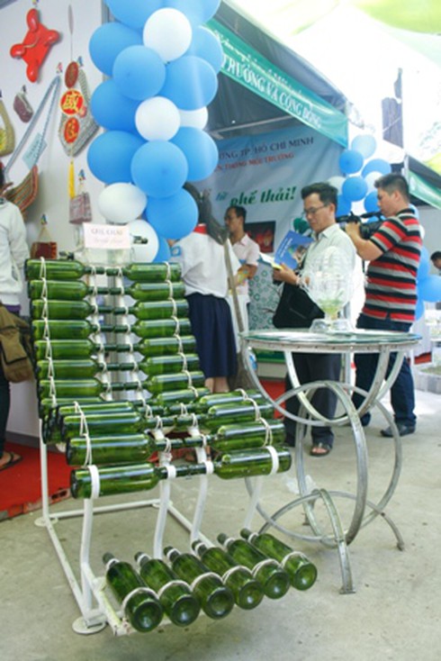 Chiêm ngưỡng những vật phẩm độc từ rác thải