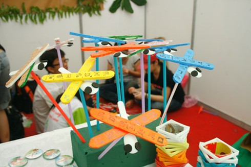 Chiêm ngưỡng những vật phẩm độc từ rác thải