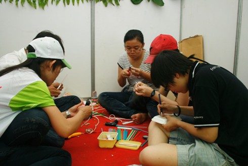 Chiêm ngưỡng những vật phẩm độc từ rác thải