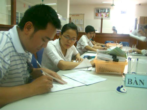 Người Hà Nội rầu rĩ đi đăng ký thất nghiệp