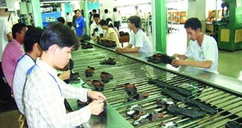 Sắp xếp lại việc làm cho lao động dôi dư do tái cơ cấu nền kinh tế