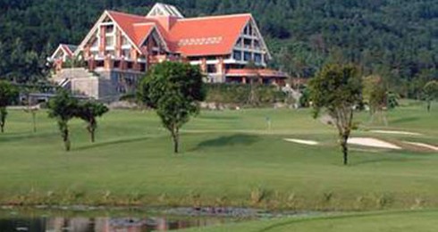 Cấm xây nhà, biệt thự trên sân golf để bán