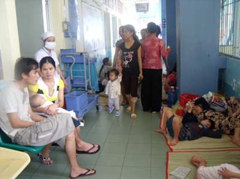 TP.HCM: Dịch sốt xuất huyết và tay-chân-miệng bùng phát