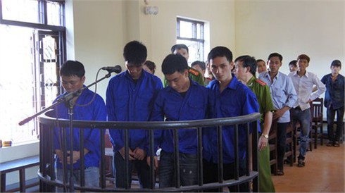 Nghệ An: Hoãn xét xử vụ chém nhà báo Nông nghiệp Việt Nam