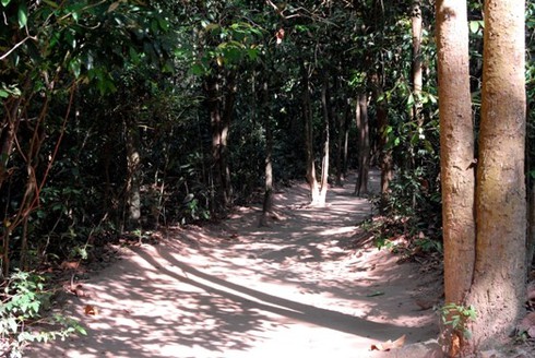 Khám phá địa đạo bí hiểm Củ Chi