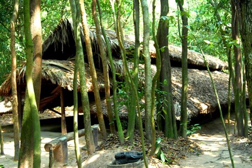 Khám phá địa đạo bí hiểm Củ Chi