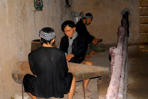 Khám phá địa đạo bí hiểm Củ Chi