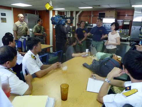 Hải quân Mỹ và Việt Nam huấn luyện phi tác chiến trên biển Đà Nẵng