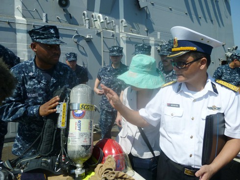 Hải quân Mỹ và Việt Nam huấn luyện phi tác chiến trên biển Đà Nẵng