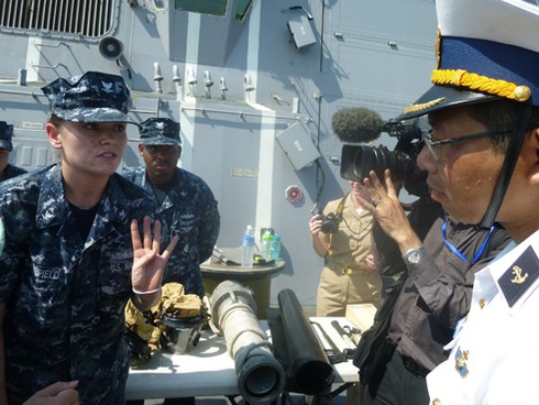 Hải quân Mỹ và Việt Nam huấn luyện phi tác chiến trên biển Đà Nẵng